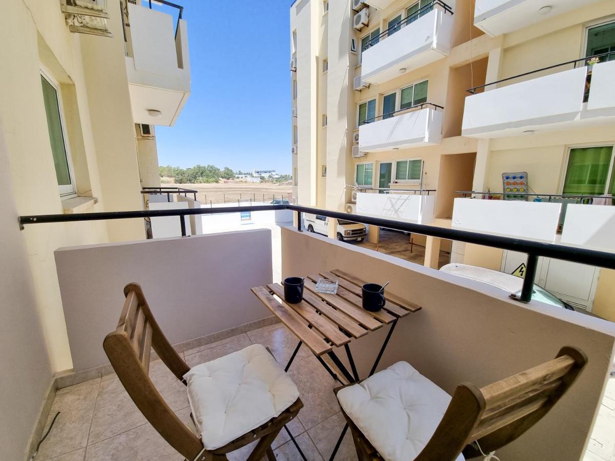 Dock Holiday Apartment Ларнака Экстерьер фото