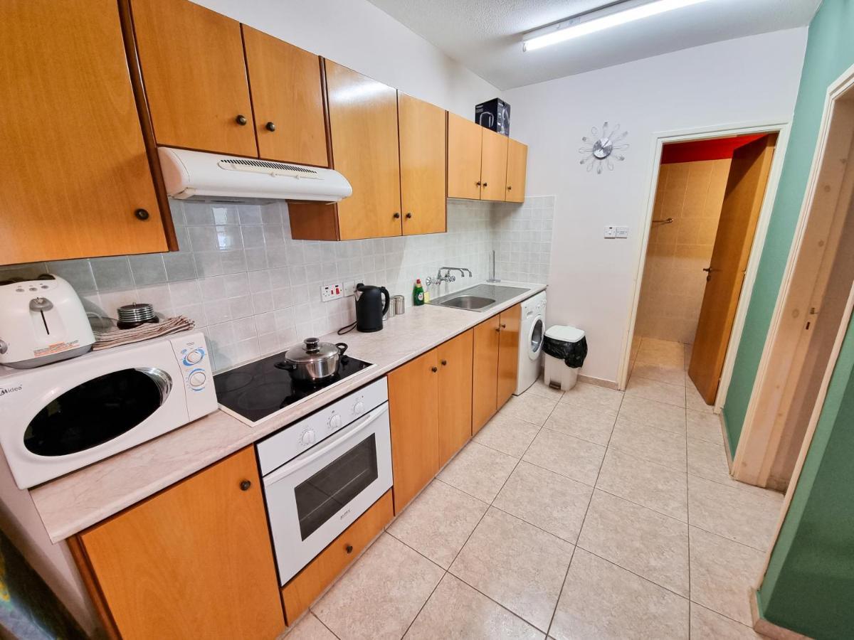 Dock Holiday Apartment Ларнака Экстерьер фото